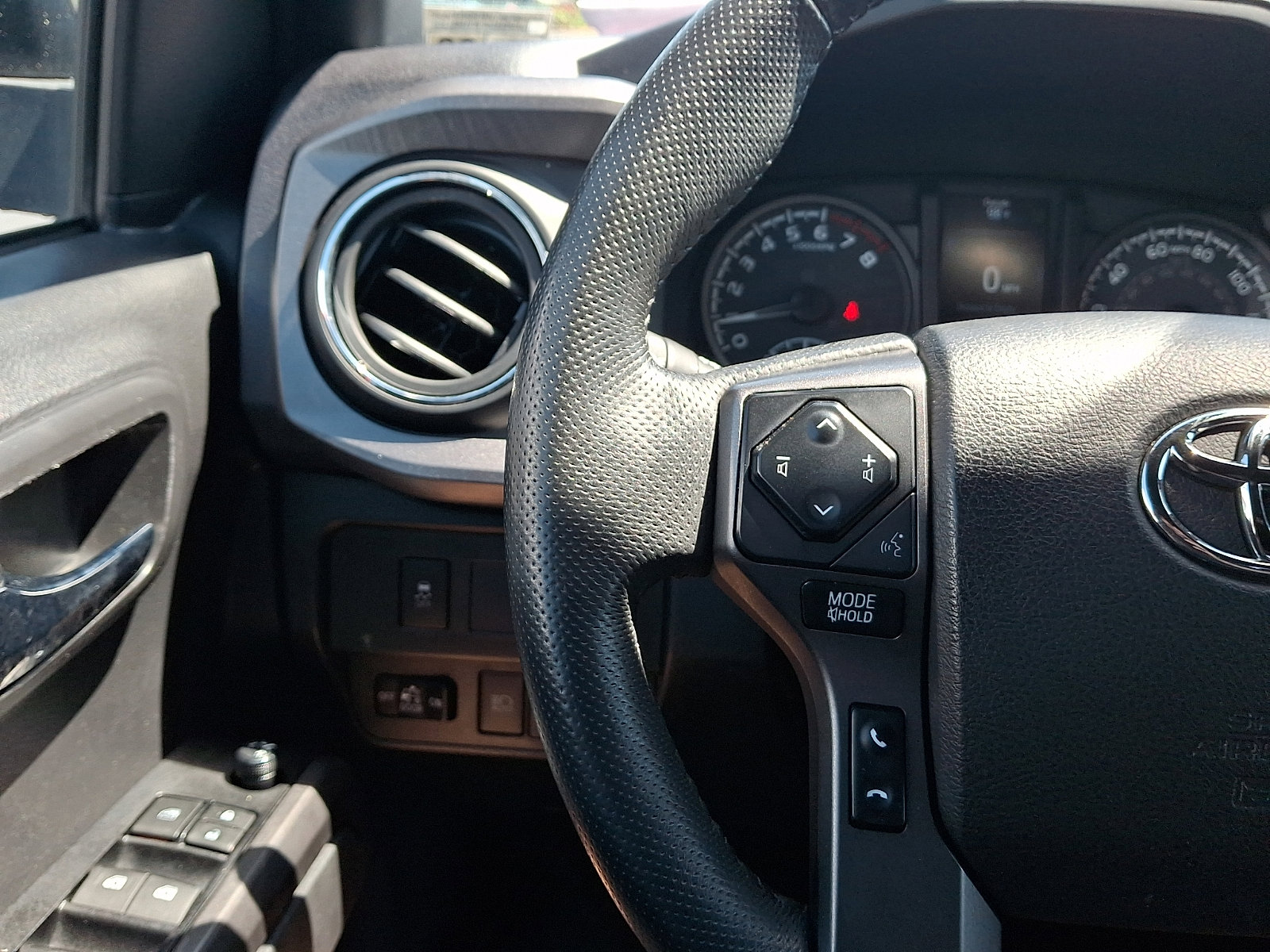 Used 2023 Toyota Tacoma TRD Off-Road AWD/4WD image 21