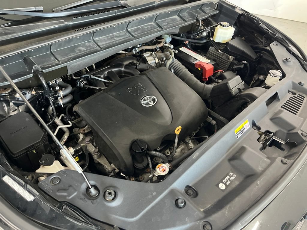 Used 2021 Toyota Highlander XSE AWD/4WD image 11