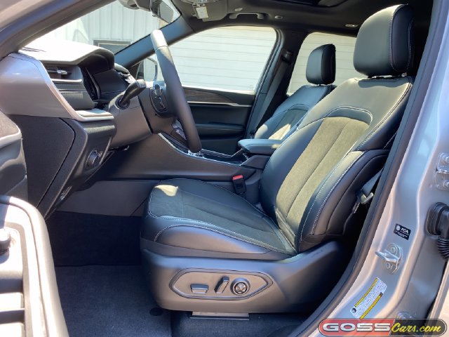 New 2026 Jeep Grand Cherokee Altitude AWD/4WD image 25