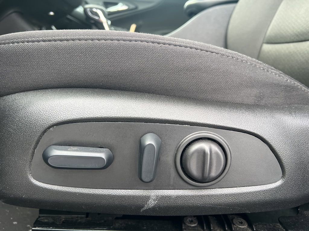 Used 2024 Chevrolet Malibu LT image 10
