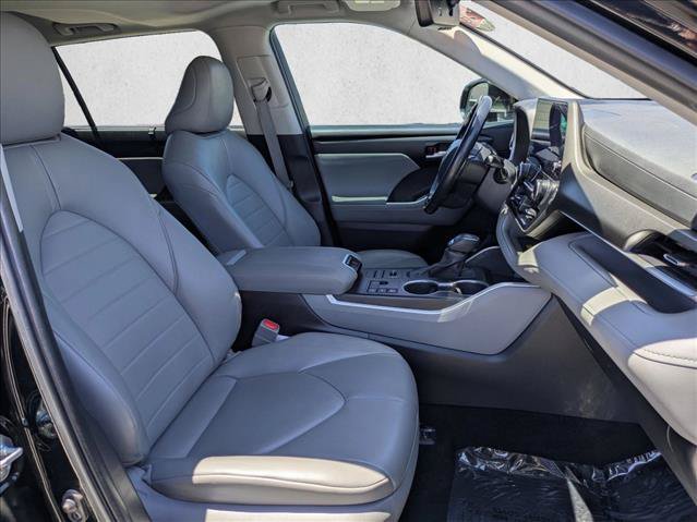 Certified 2023 Toyota Highlander XLE AWD/4WD image 22