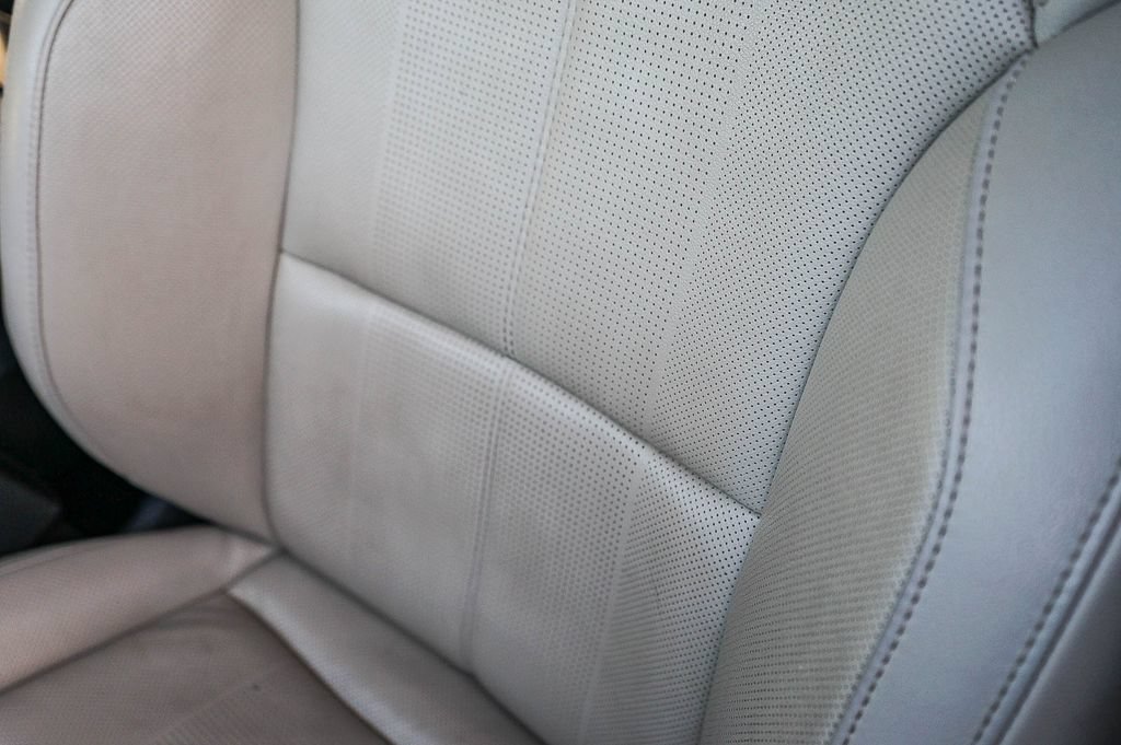 Used 2023 Kia Telluride EX w/ EX Captain's Chair Package FWD image 27
