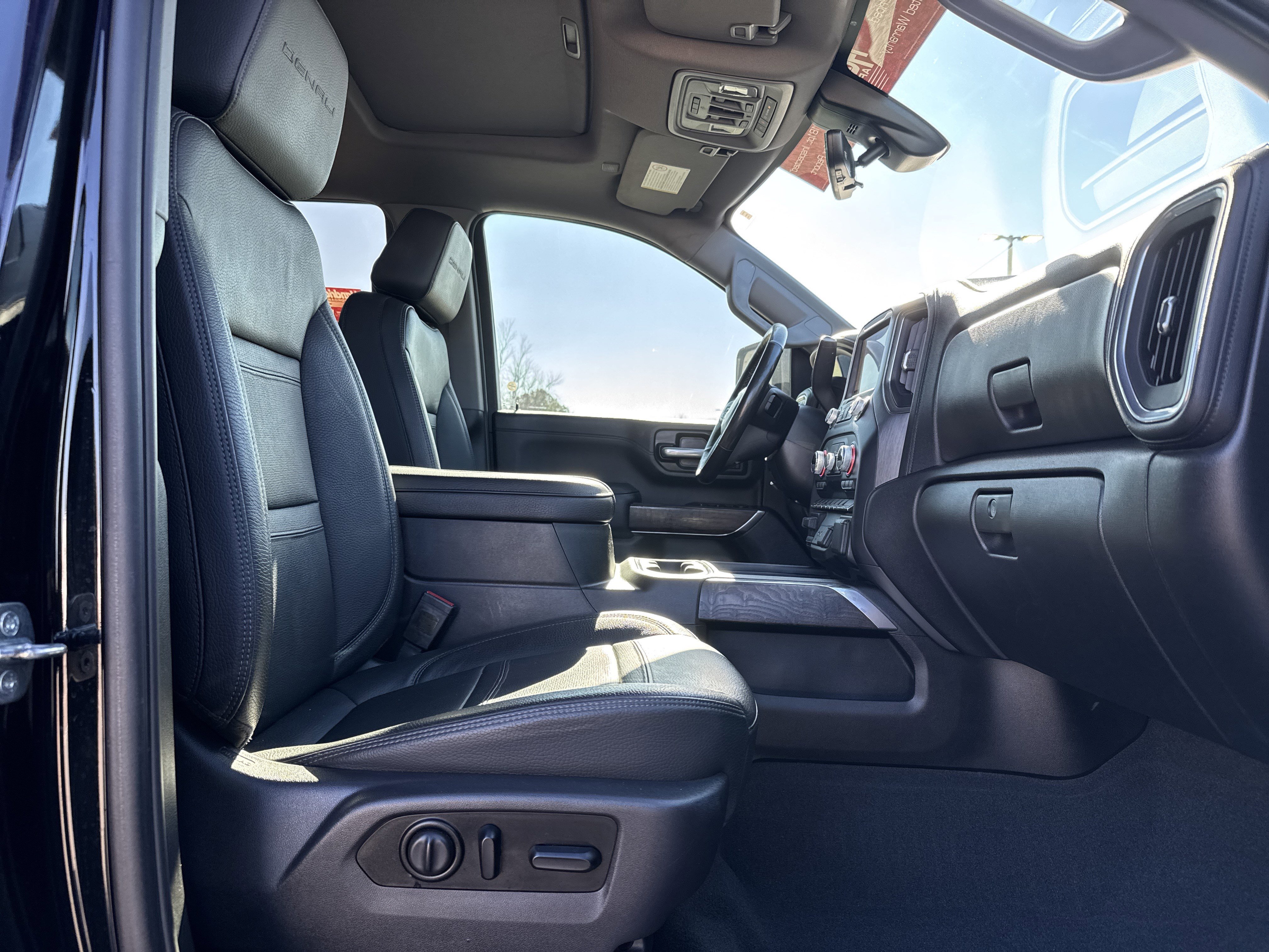 Used 2021 GMC Sierra 2500 Denali w/ Denali Ultimate Package image 30