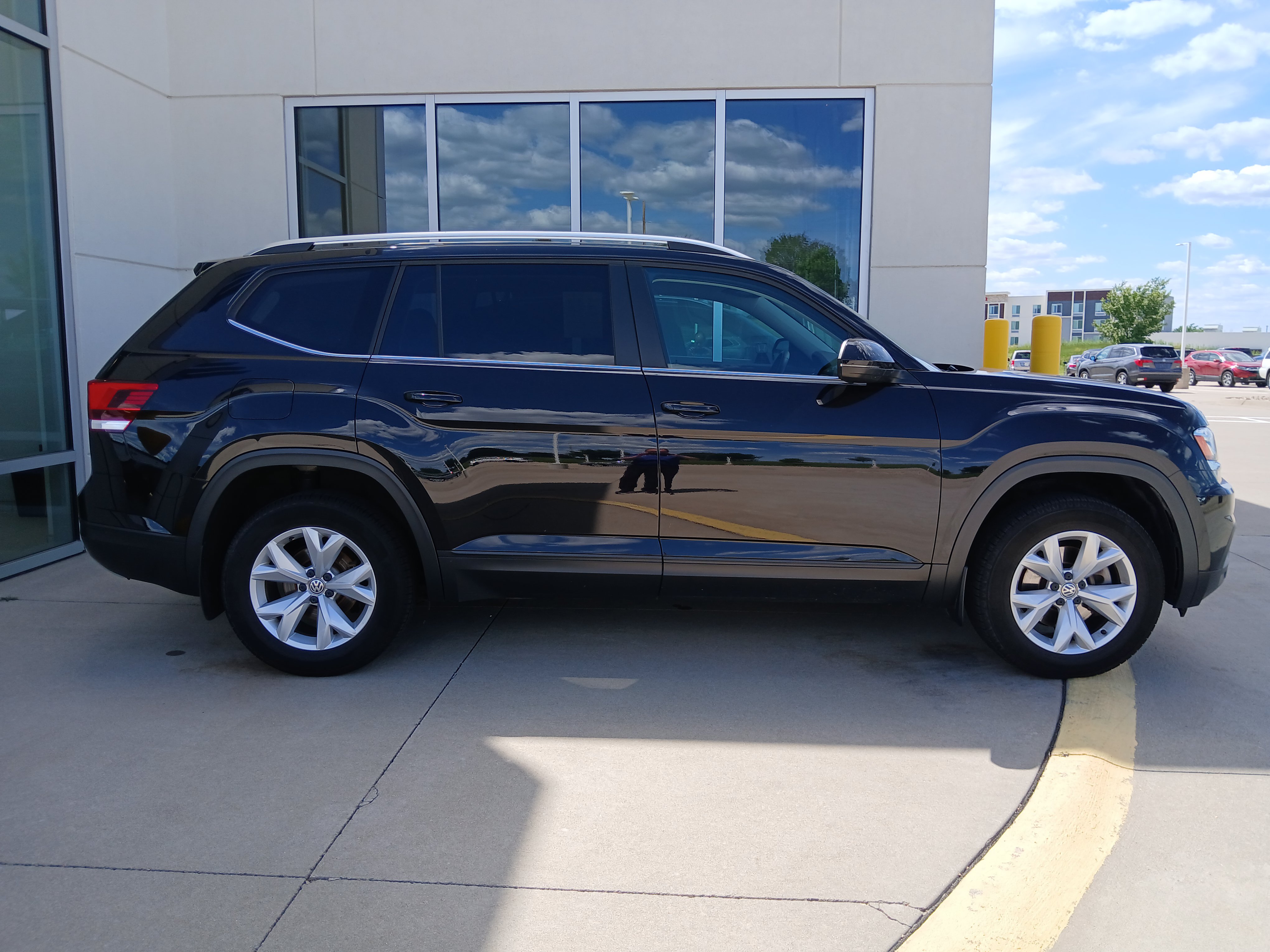 Used 2018 Volkswagen Atlas SE AWD/4WD image 6