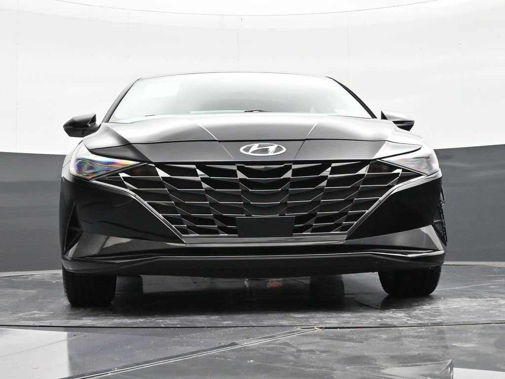 Used 2023 Hyundai Elantra Limited w/ Preferred Accessory Package FWD image 27