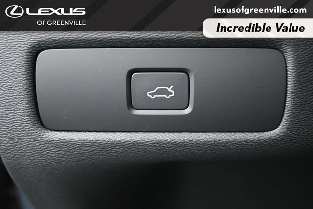 Used 2023 Volvo XC60 B5 Plus w/ Protection Package Premier AWD/4WD image 13