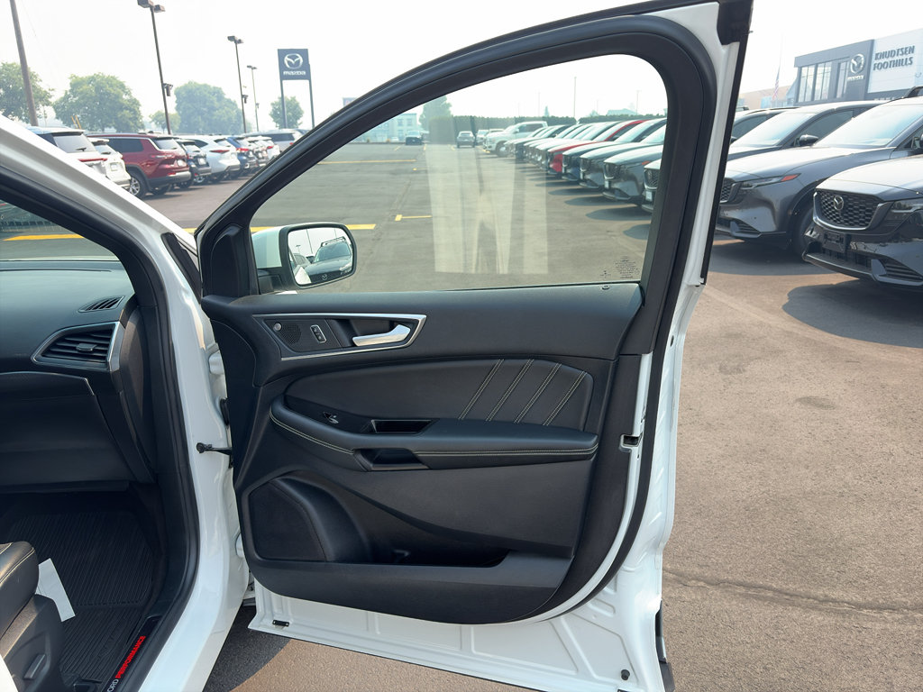 Used 2020 Ford Edge ST w/ Equipment Group 401A AWD/4WD image 17