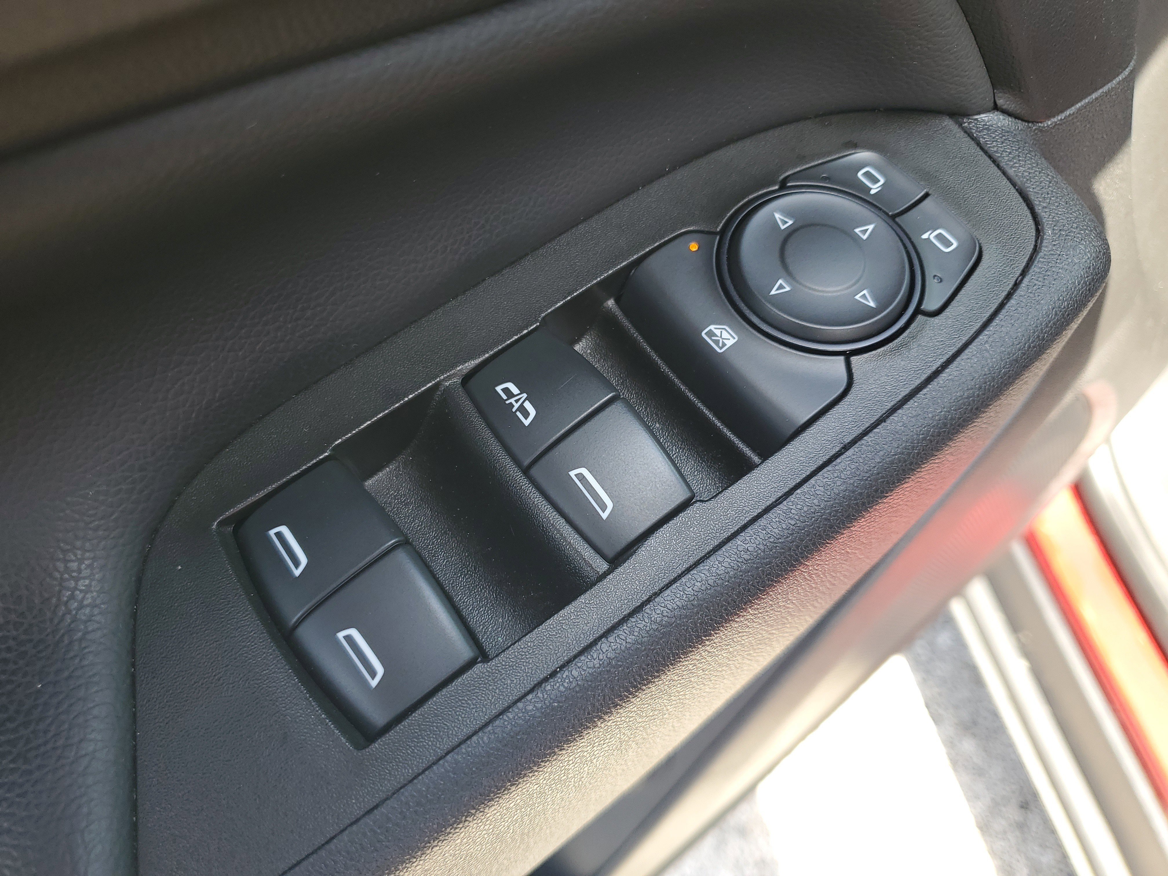 Used 2024 Chevrolet Equinox LT FWD image 11