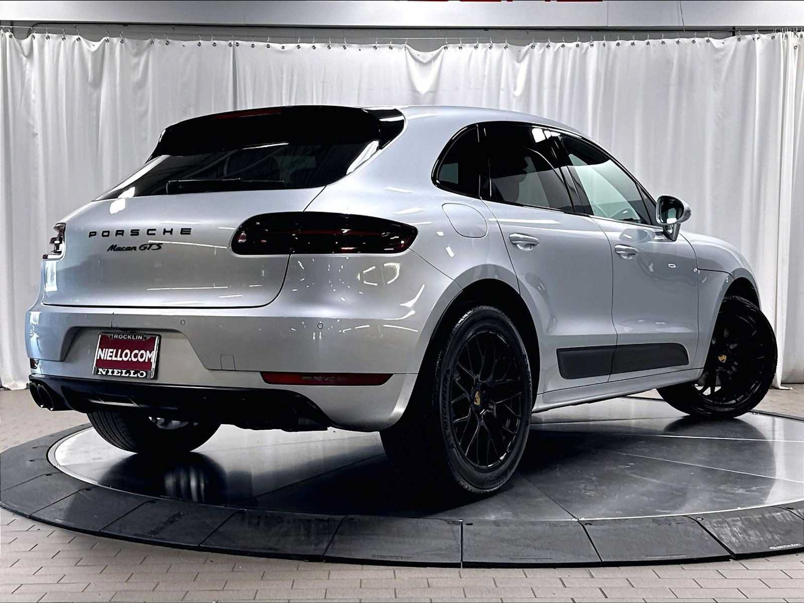 Used 2017 Porsche Macan GTS AWD/4WD image 9