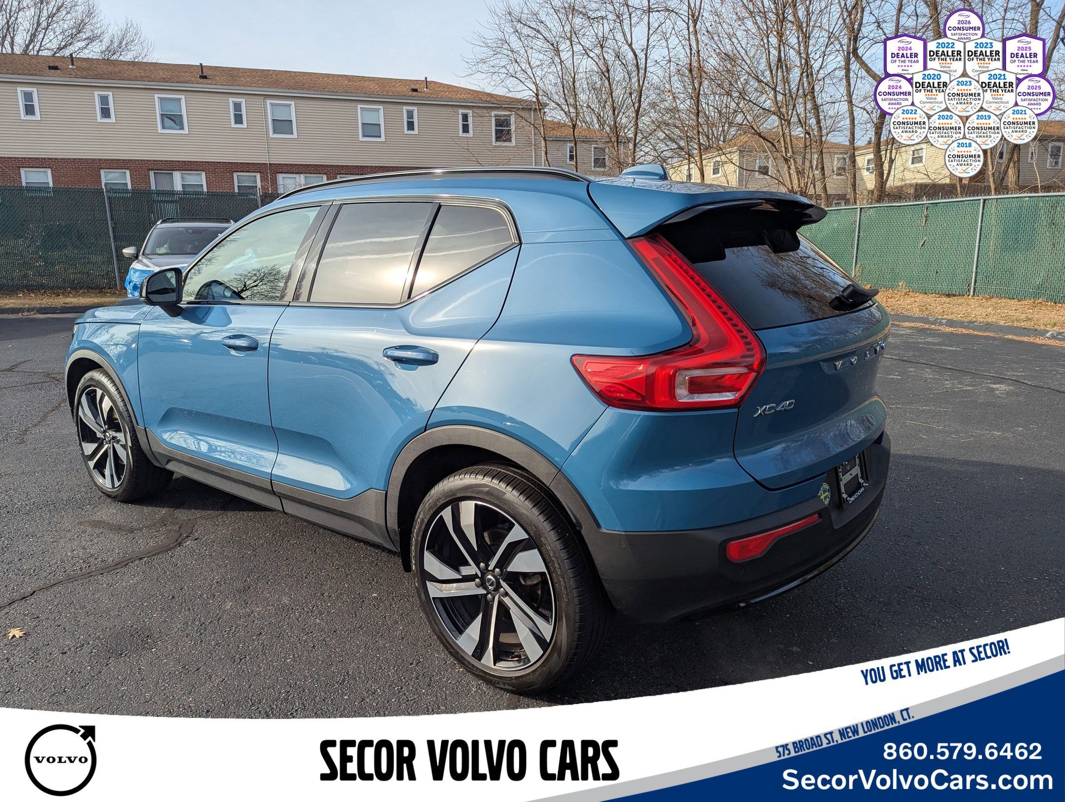 Certified 2023 Volvo XC40 B5 Ultimate w/ Protection Package Premier image 7