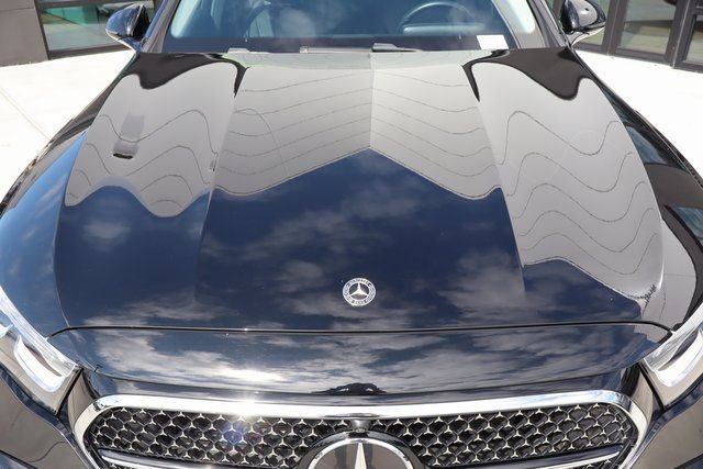 Used 2025 Mercedes-Benz E 350 4MATIC Sedan image 18
