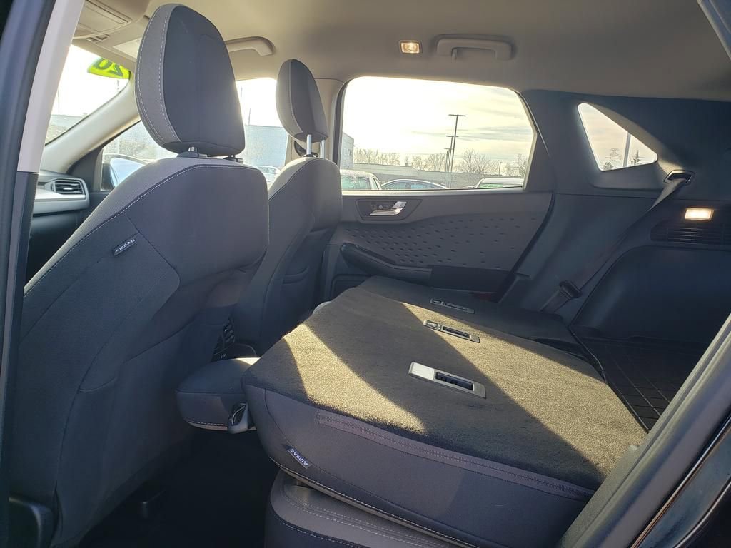 Used 2020 Ford Escape SE image 17