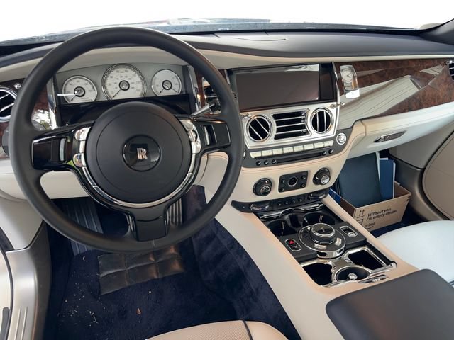Used 2020 Rolls-Royce Dawn RWD image 16