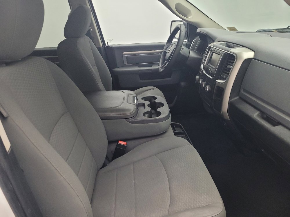 Used 2019 RAM 1500 Classic SLT image 21