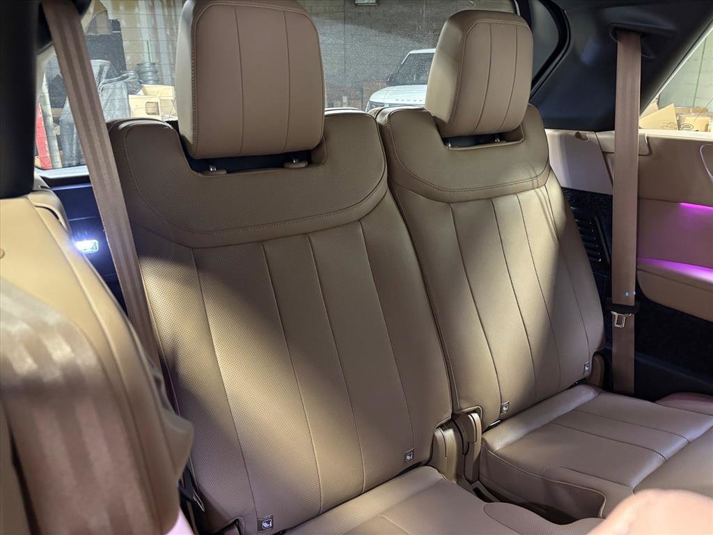 Used 2025 Land Rover Range Rover Long Wheelbase SE image 40