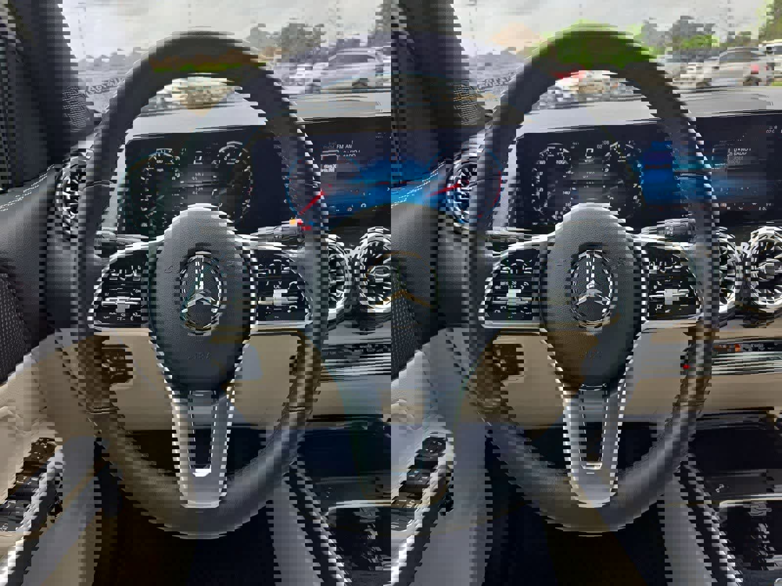 Used 2022 Mercedes-Benz GLB 250 image 23