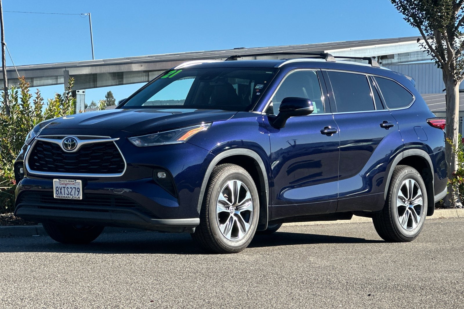 Used 2021 Toyota Highlander XLE image 8