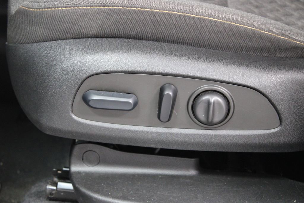 Used 2023 Chevrolet Equinox LT image 19