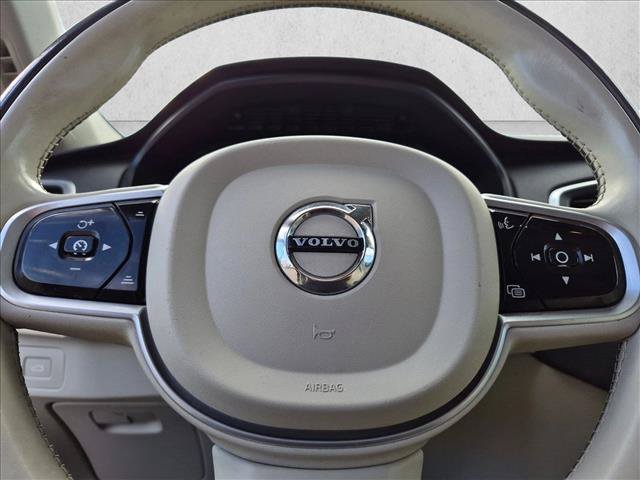Used 2019 Volvo XC90 T5 Momentum w/ Multimedia Package AWD/4WD image 16