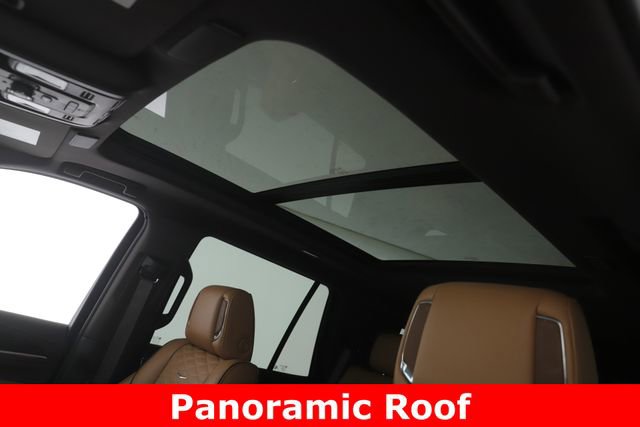 Used 2024 Cadillac Escalade Premium Luxury w/ Performance Package AWD/4WD image 19