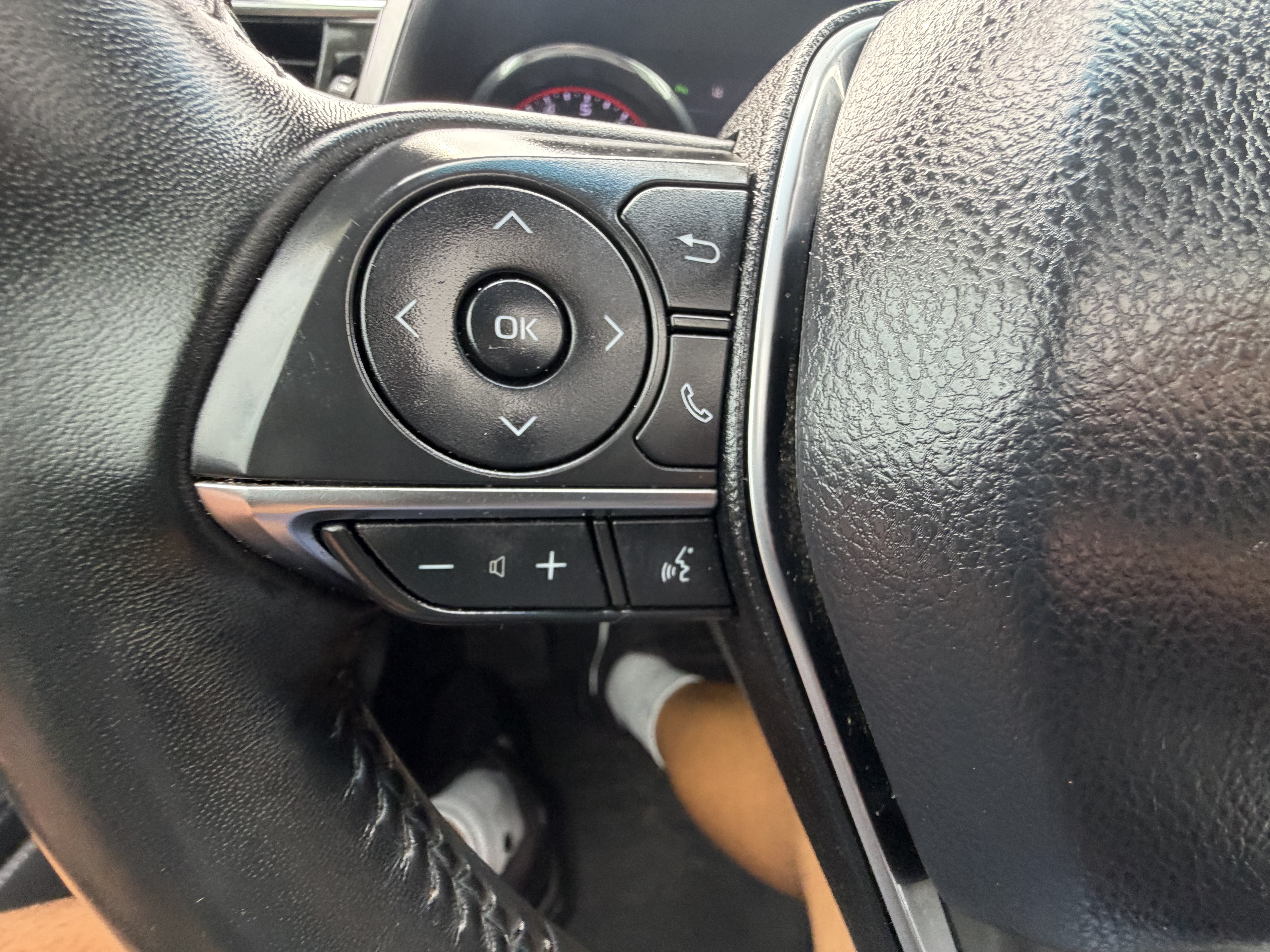 Used 2018 Toyota Camry XSE w/ Audio Package FWD image 26
