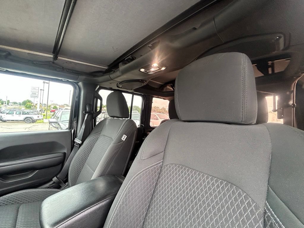 Used 2021 Jeep Wrangler Unlimited Sport AWD/4WD image 11