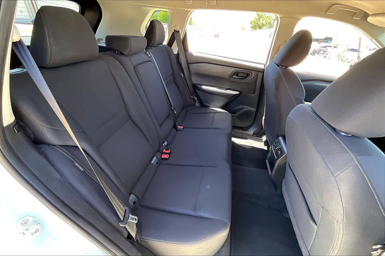 Used 2024 Nissan Rogue S FWD image 20