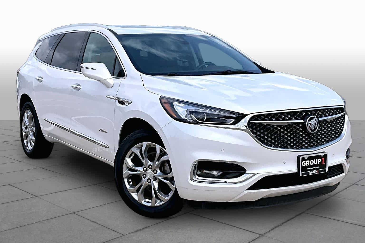 Used 2020 Buick Enclave Avenir w/ Avenir Technology Package FWD image 3