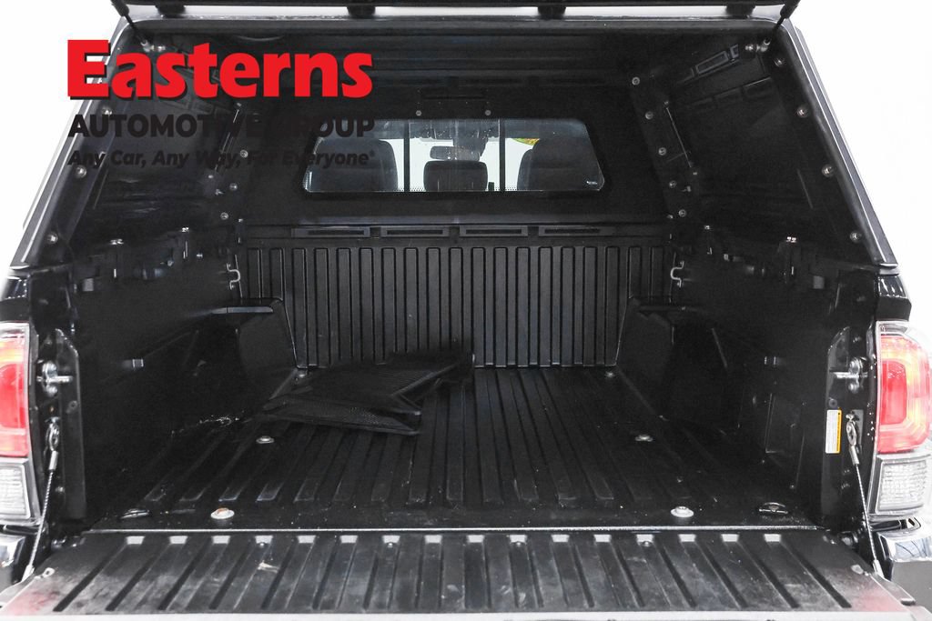 Used 2021 Toyota Tacoma TRD Off-Road AWD/4WD image 9