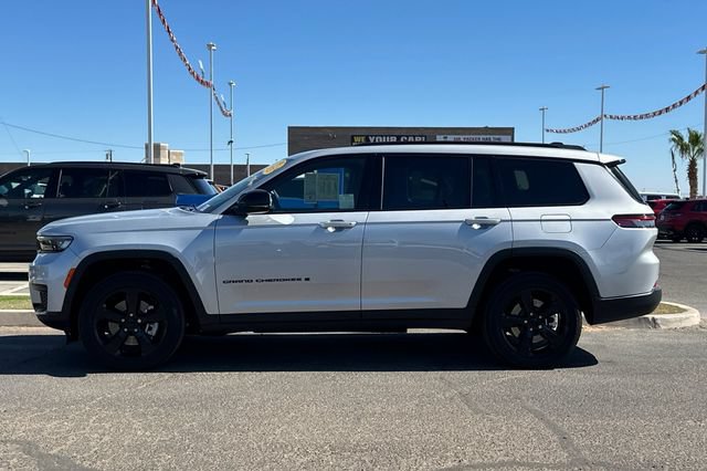 Certified 2023 Jeep Grand Cherokee L Laredo RWD image 11