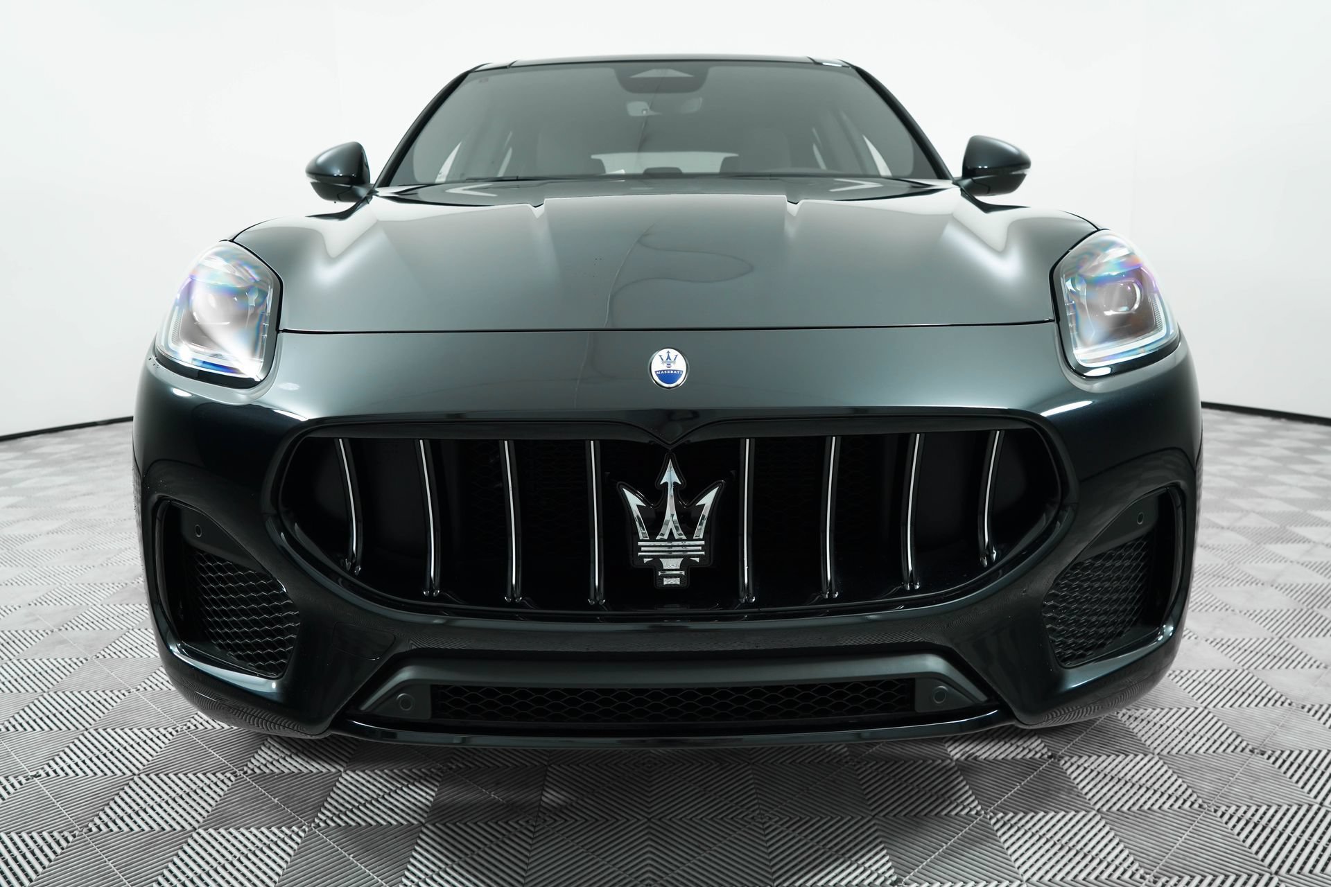 Used 2025 Maserati Grecale GT AWD/4WD image 2