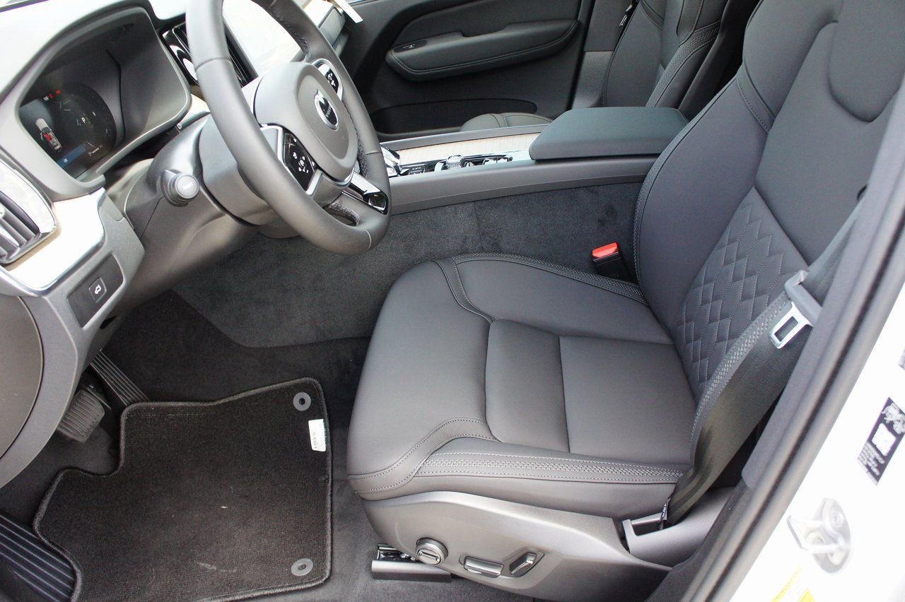 New 2026 Volvo XC60 B5 Plus w/ Protection Package Premier image 18