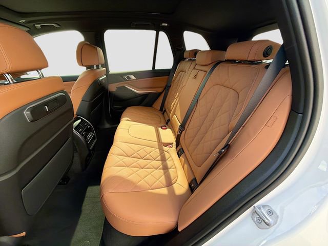 Used 2025 BMW X5 xDrive40i w/ Climate Comfort Package image 21