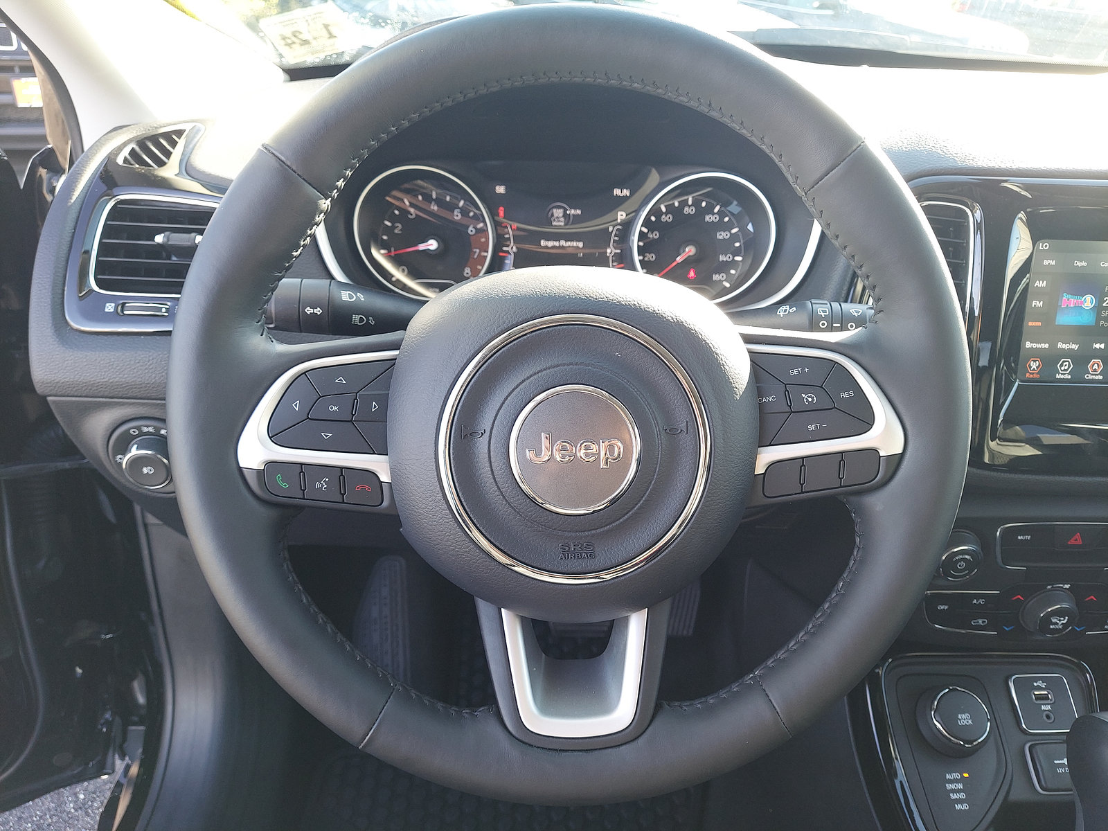 Used 2019 Jeep Compass Latitude AWD/4WD image 17