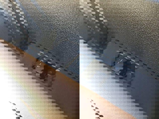 Used 2024 GMC Canyon AT4 image 12