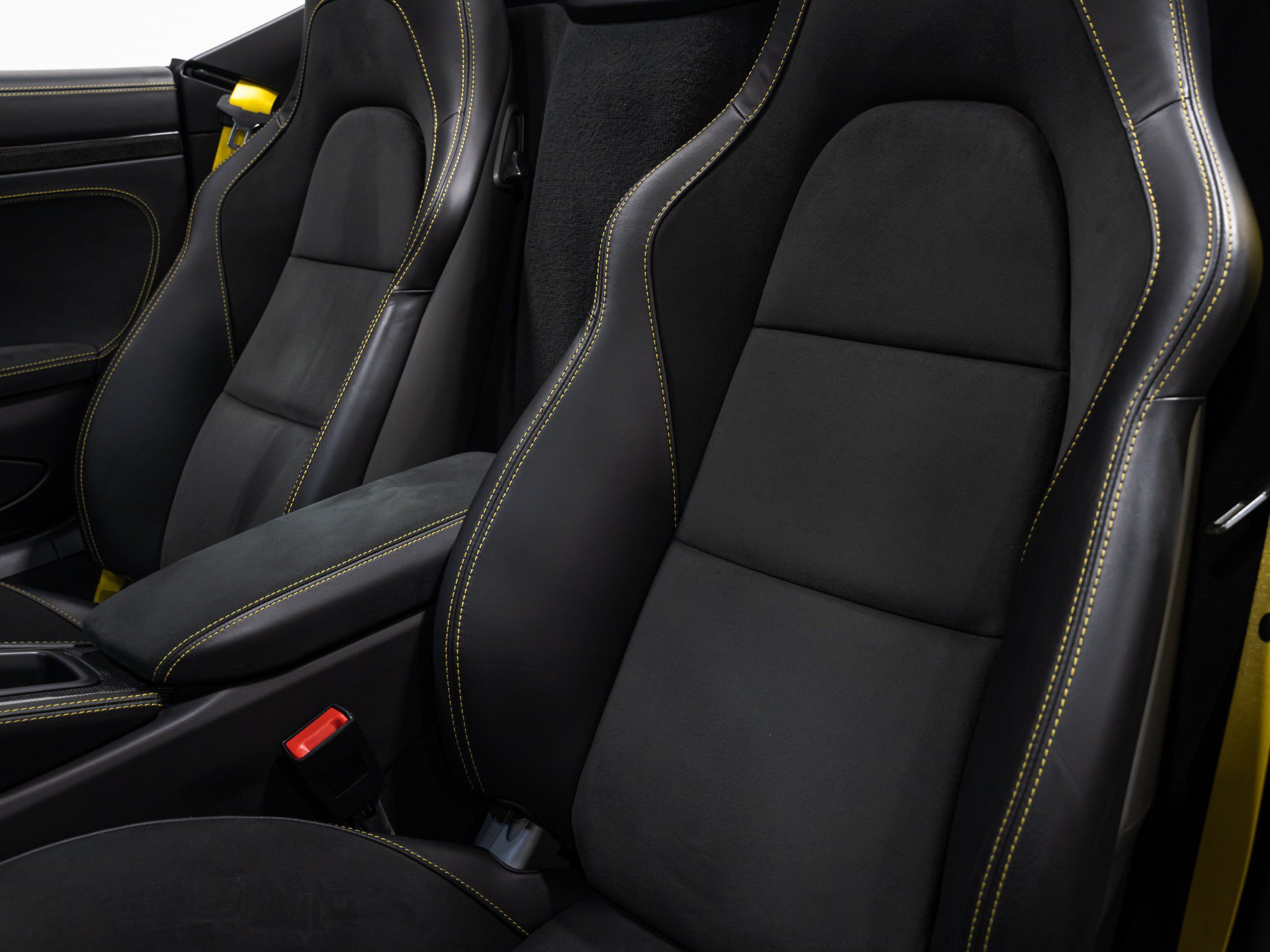 Used 2022 Porsche 718 Boxster Spyder RWD image 46