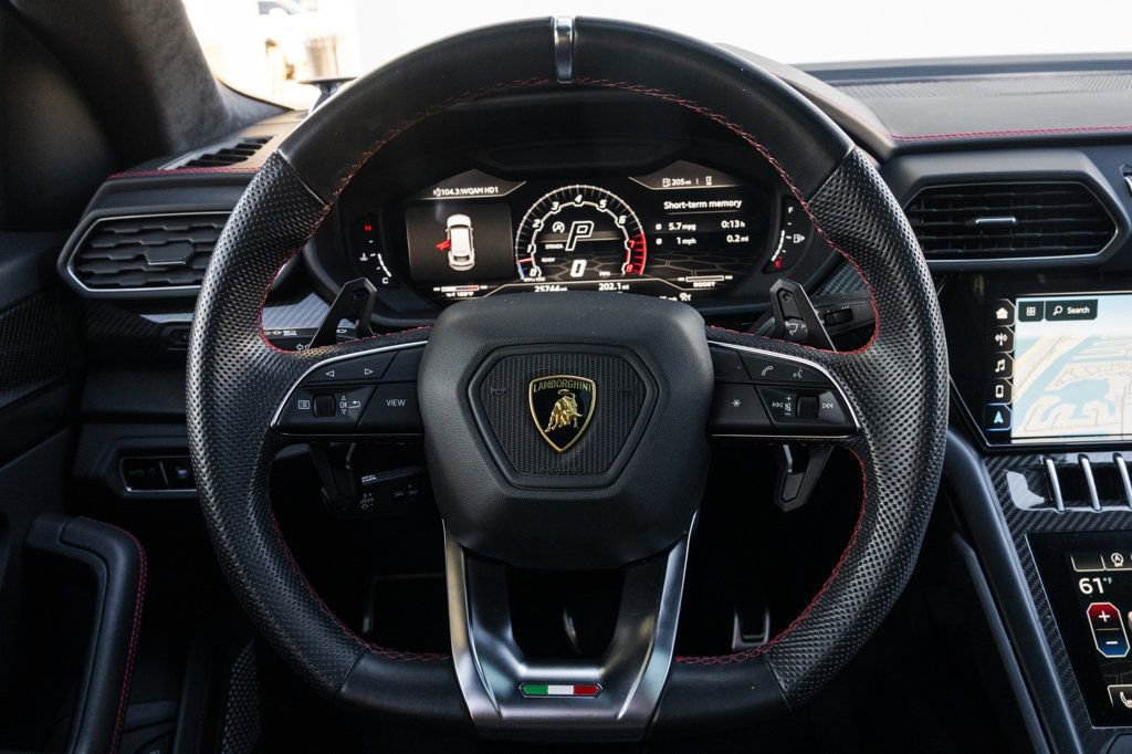 Used 2022 Lamborghini Urus image 16