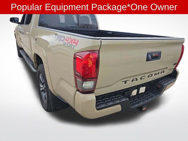 Used 2019 Toyota Tacoma TRD Sport AWD/4WD image 2