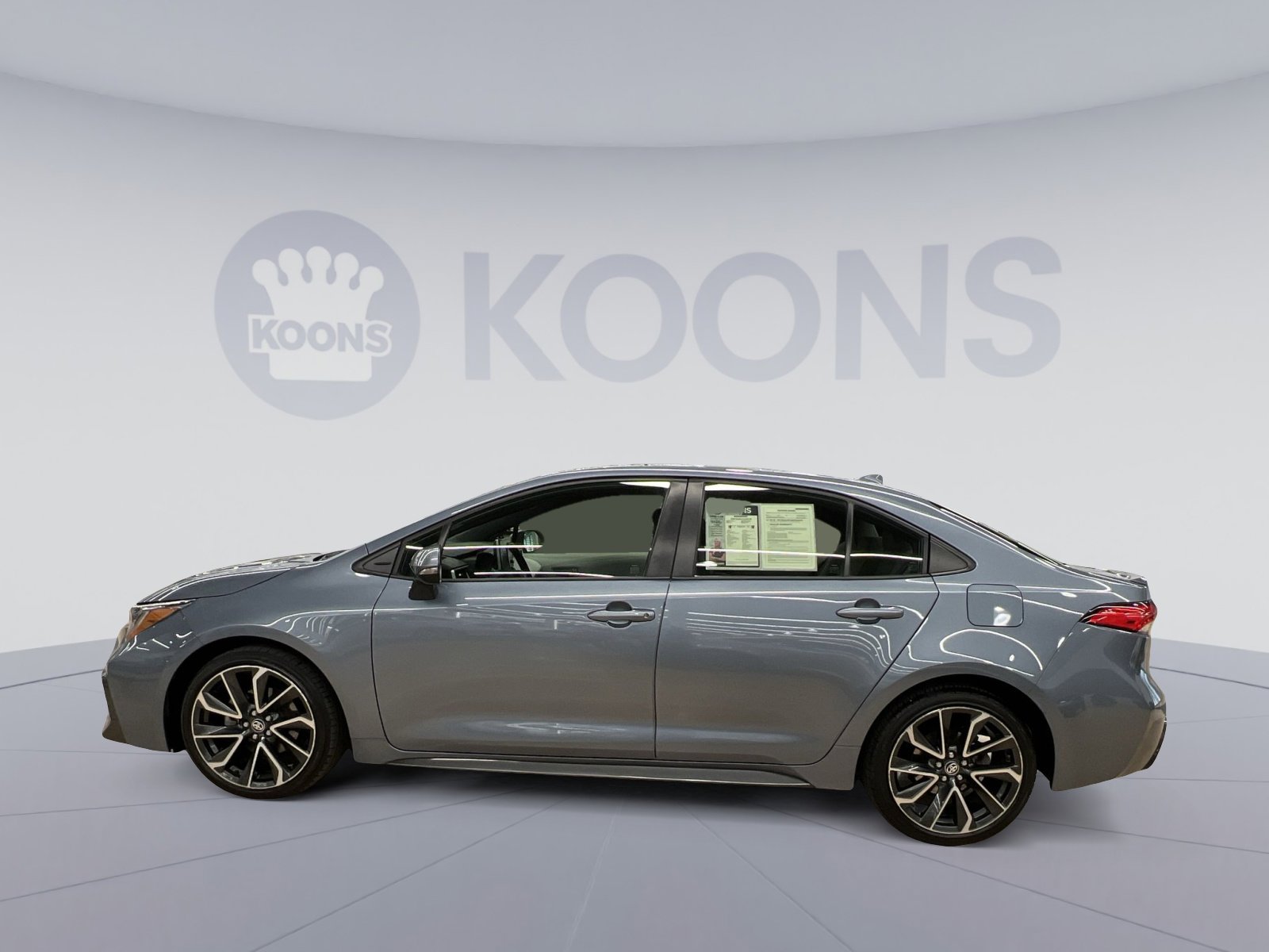 Used 2020 Toyota Corolla SE image 2
