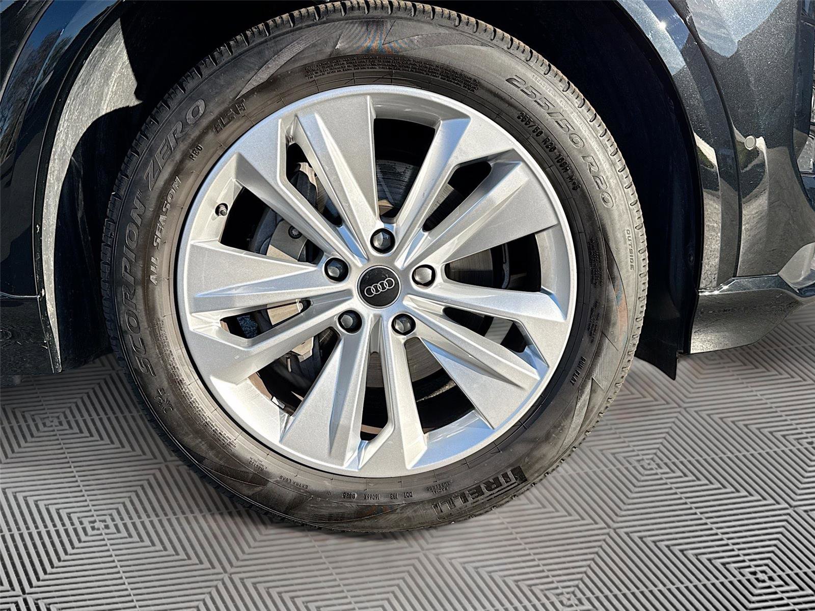 Used 2025 Audi Q6 e-tron Premium Plus w/ Premium Plus image 31