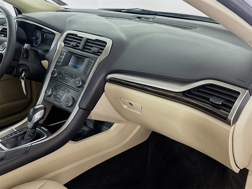 Used 2015 Ford Fusion SE w/ Equipment Group 202A image 7