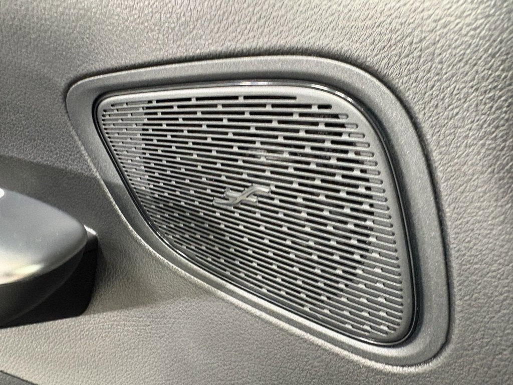 Certified 2025 Mercedes-Benz GLC 300 4MATIC image 7