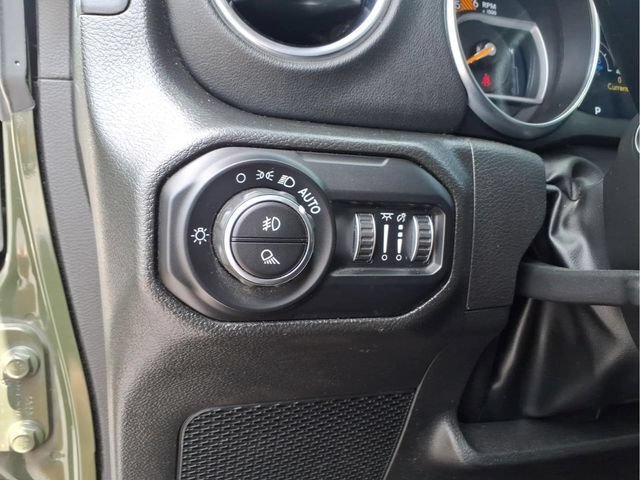 Used 2022 Jeep Gladiator Overland w/ Popular Equipment Package AWD/4WD image 19