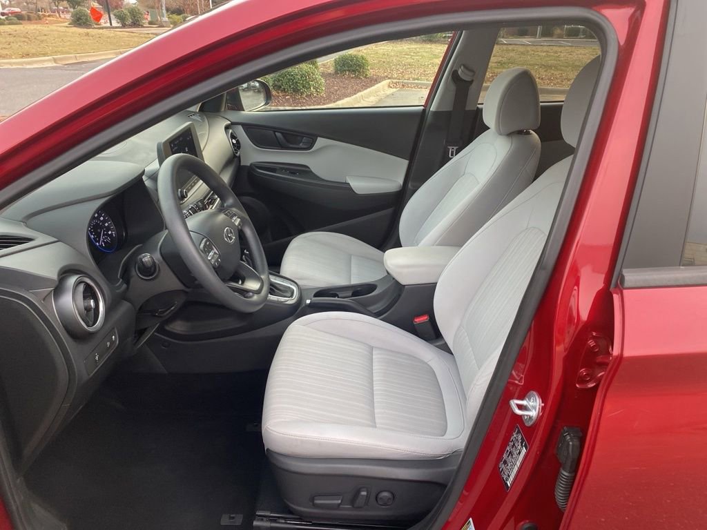 Used 2023 Hyundai Kona SEL image 14