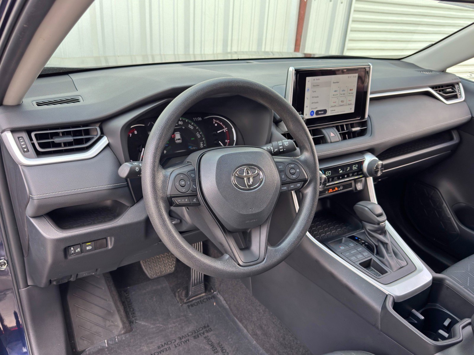 Used 2024 Toyota RAV4 XLE image 12