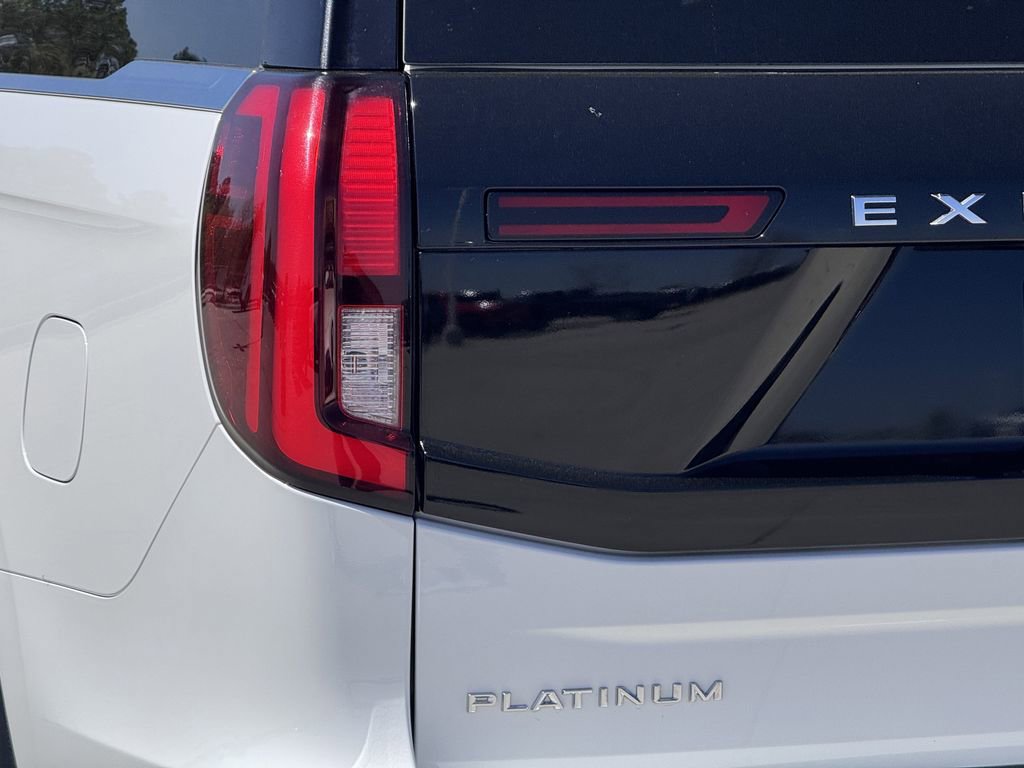 Used 2025 Ford Expedition Max Platinum AWD/4WD image 11