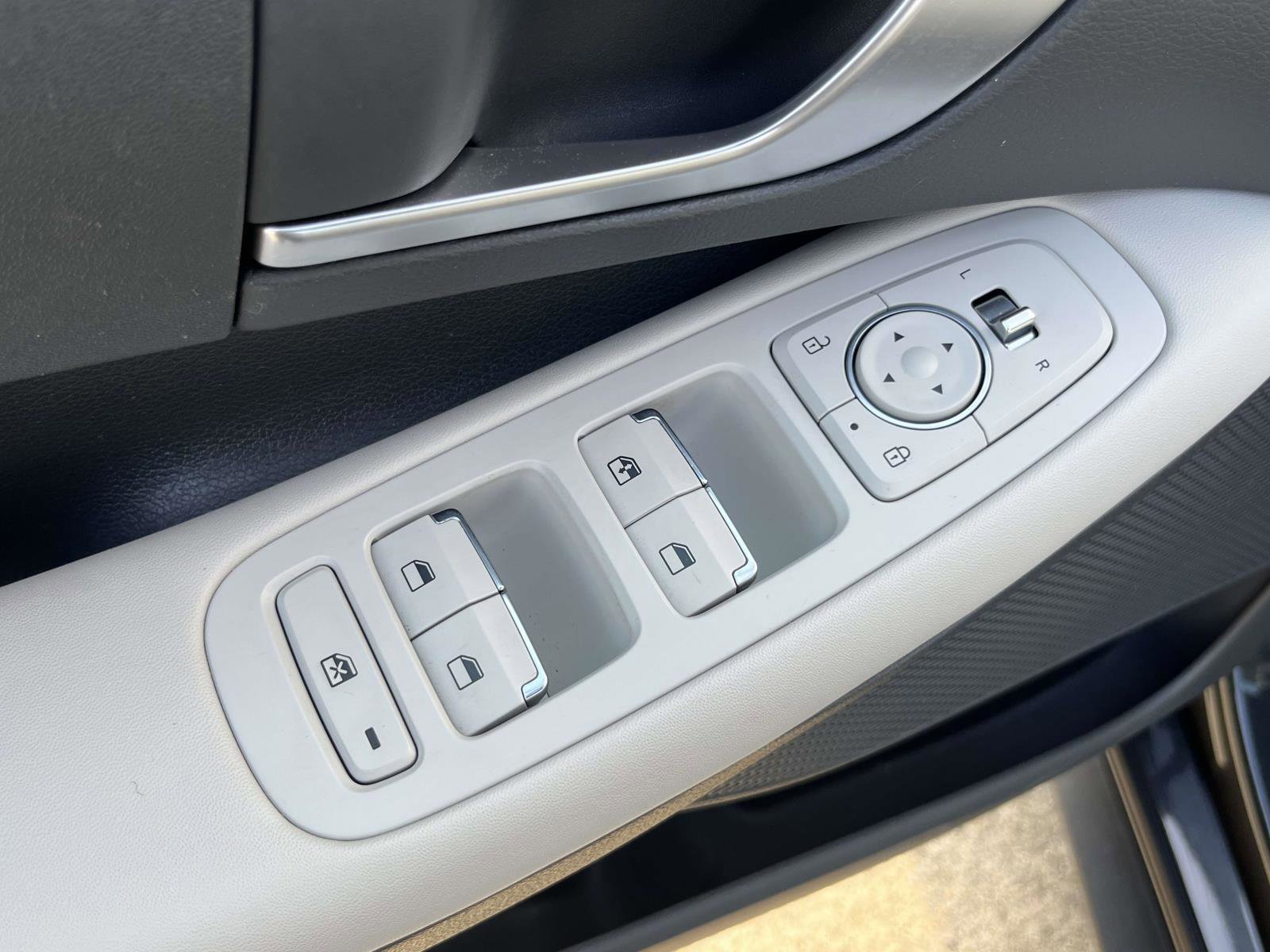 Certified 2023 Hyundai Sonata SE w/ Preferred Accessory Package FWD image 10