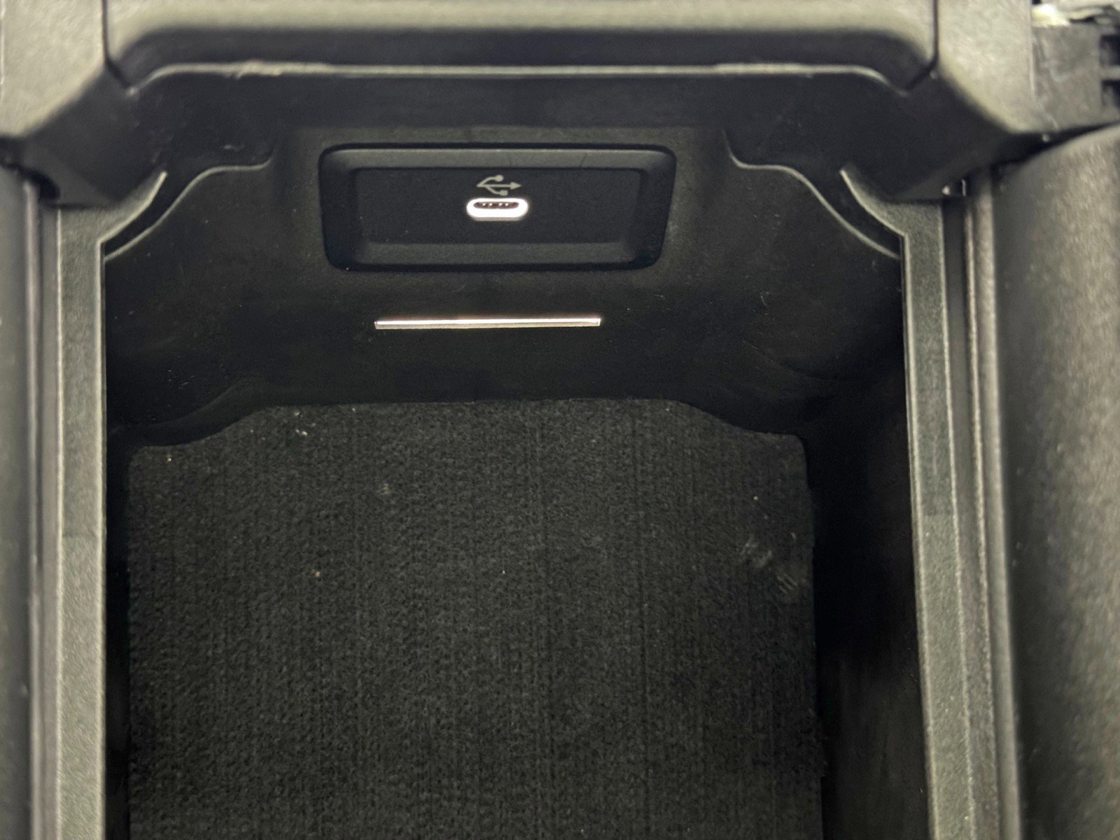 Used 2025 Mercedes-Benz GLC 300 4MATIC w/ AMG Line image 37