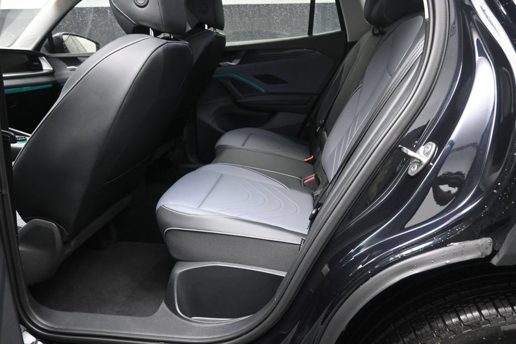 Used 2025 Volkswagen Tiguan SE FWD image 20