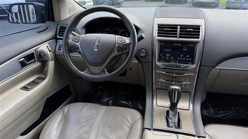 Used 2011 Lincoln MKX 2WD w/ 101A Rapid Spec Order Code image 18
